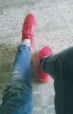 đôi giày đỏ
