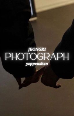 jeongri ‧₊˚♡彡 photograph